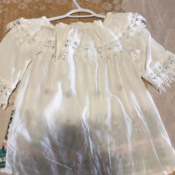 Female top - Picture 3 of 3